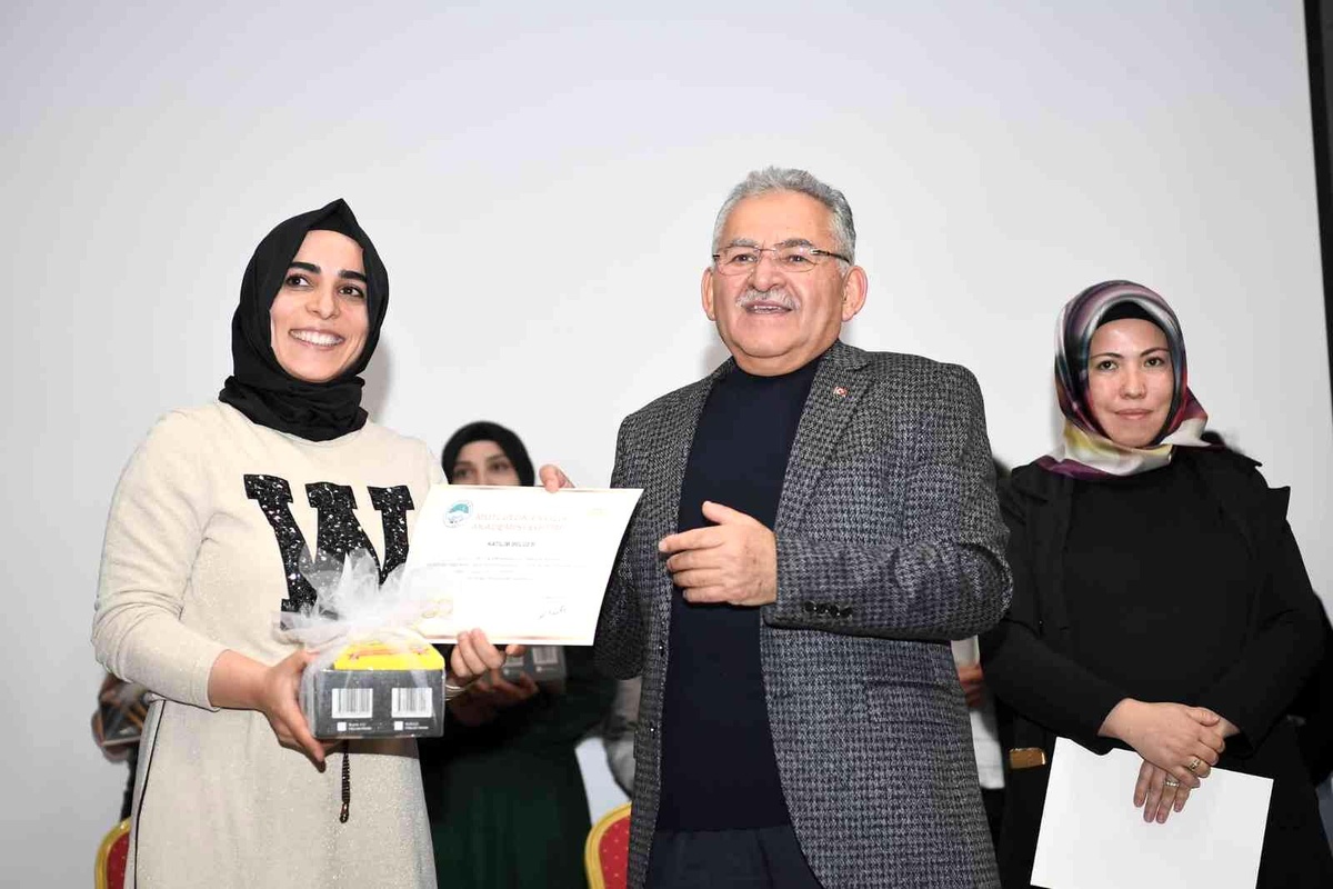 Kayseri\'de "Mutlu Evlilik Akademisi" sertifika töreni düzenlendi