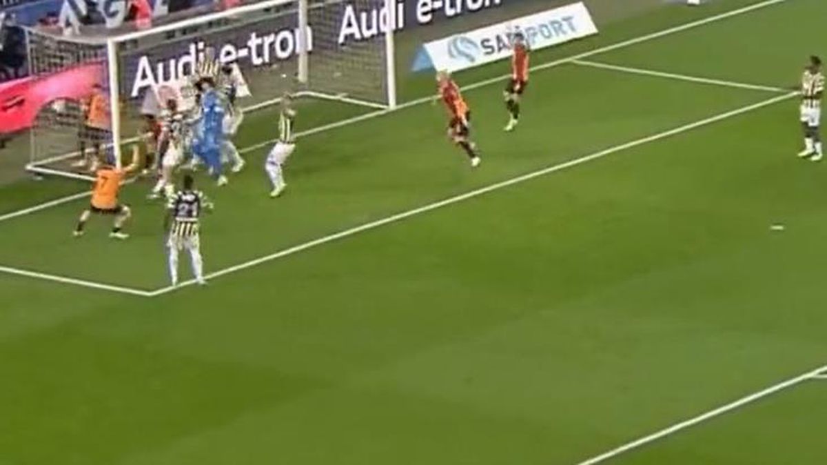 Derbide neler oldu neler! 2 dakika içinde yaşananları herkes ağzı açık izledi