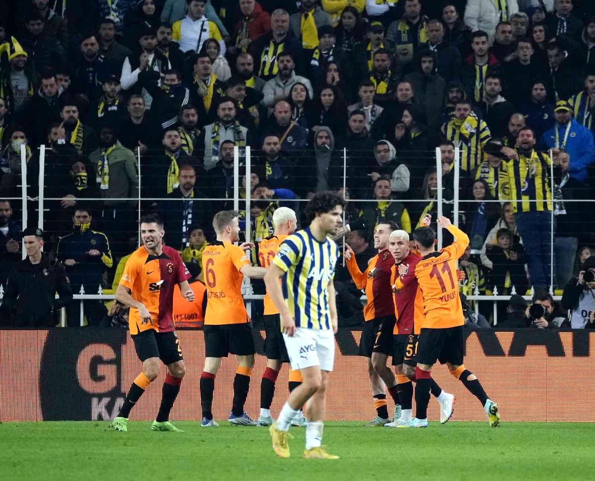 Fenerbahçe\'ye Kadıköy\'de ezeli rakibinden ağır yenilgi
