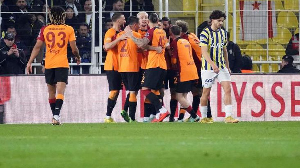 Galatasaray'dan derbi sonrası olay paylaşım! Fenerbahçe logosunu değiştirdiler