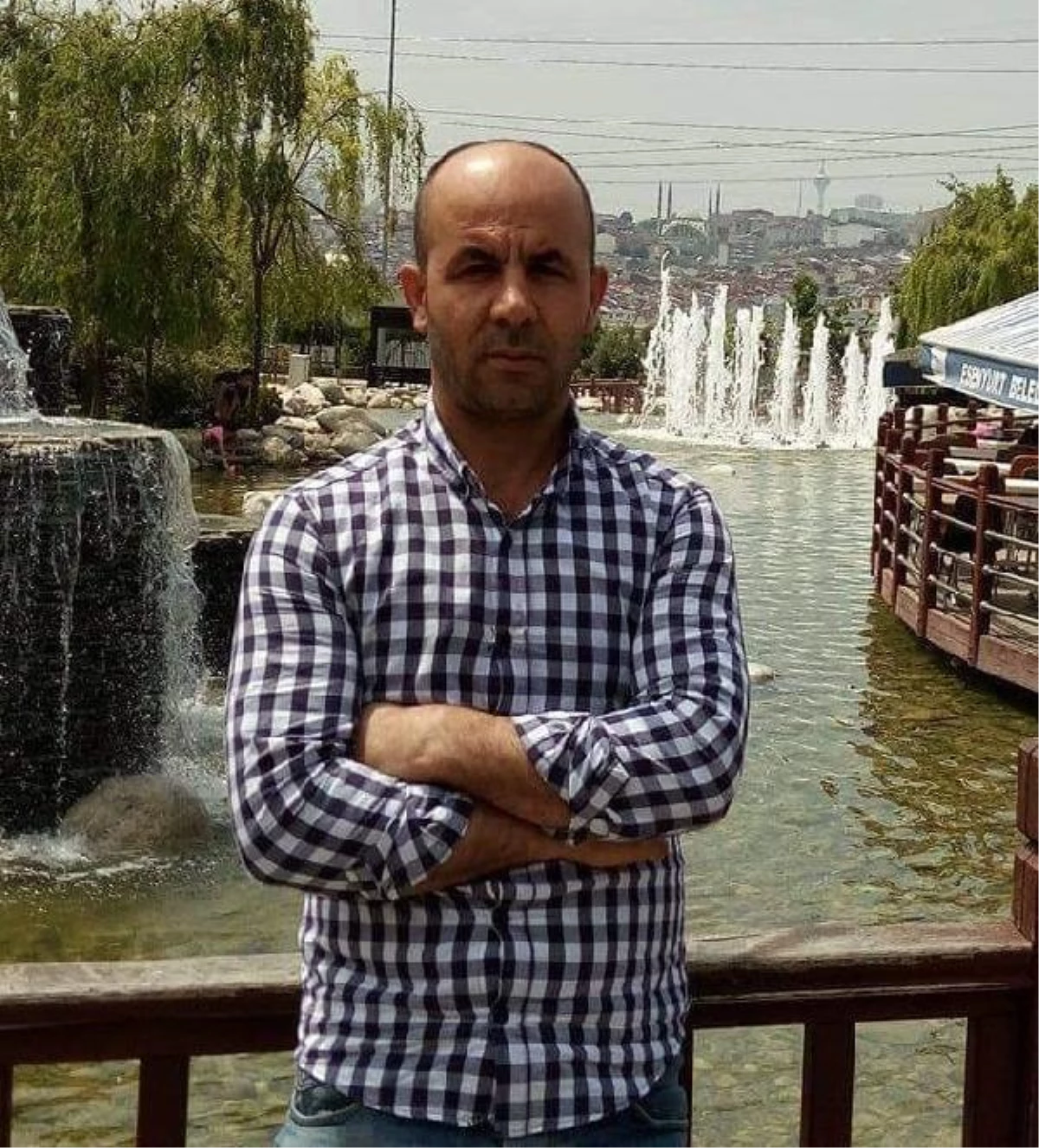 İran\'da trafik kazasında hayatını kaybeden 3 kişinin cenazesi Van\'da defnedildi
