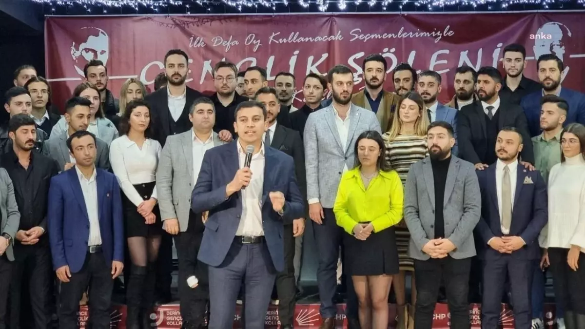 Kocaeli Derince\'de 155 Genç CHP\'ye Katıldı. Gençosman Killik: "Bugün Bir Genç Kadro O Cumhuriyeti Yeniden Hak Ettiği Yerlere Taşıyacak"