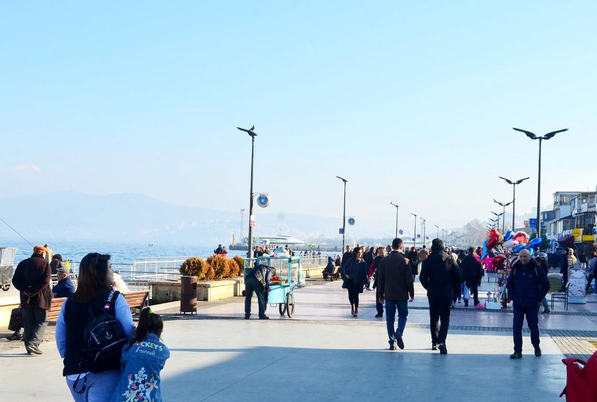 Mudanya sahil doldu taştı