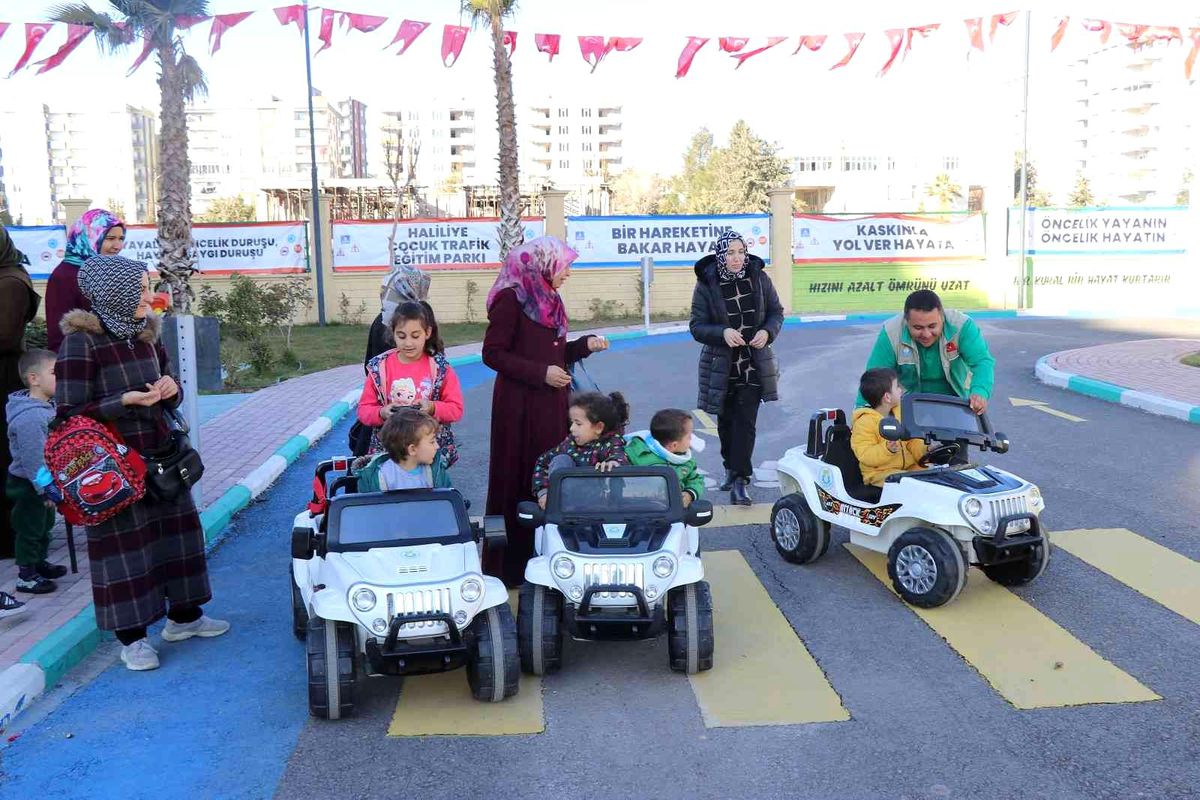 Otizmli çocuklar gönüllerince eğlendi