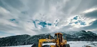 Rize'de 41 köy yolu kardan kapandı