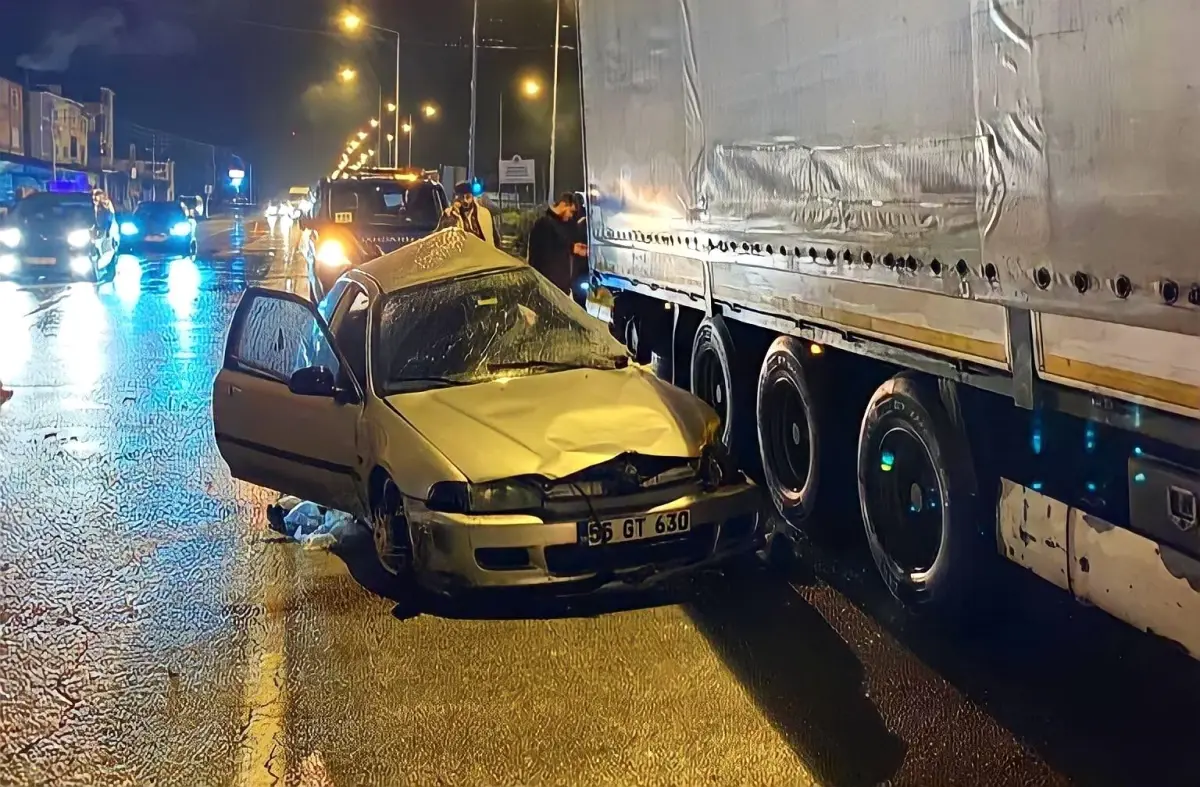 Samsun\'da otomobil ile tır çarptı: 1 ölü, 1 yaralı