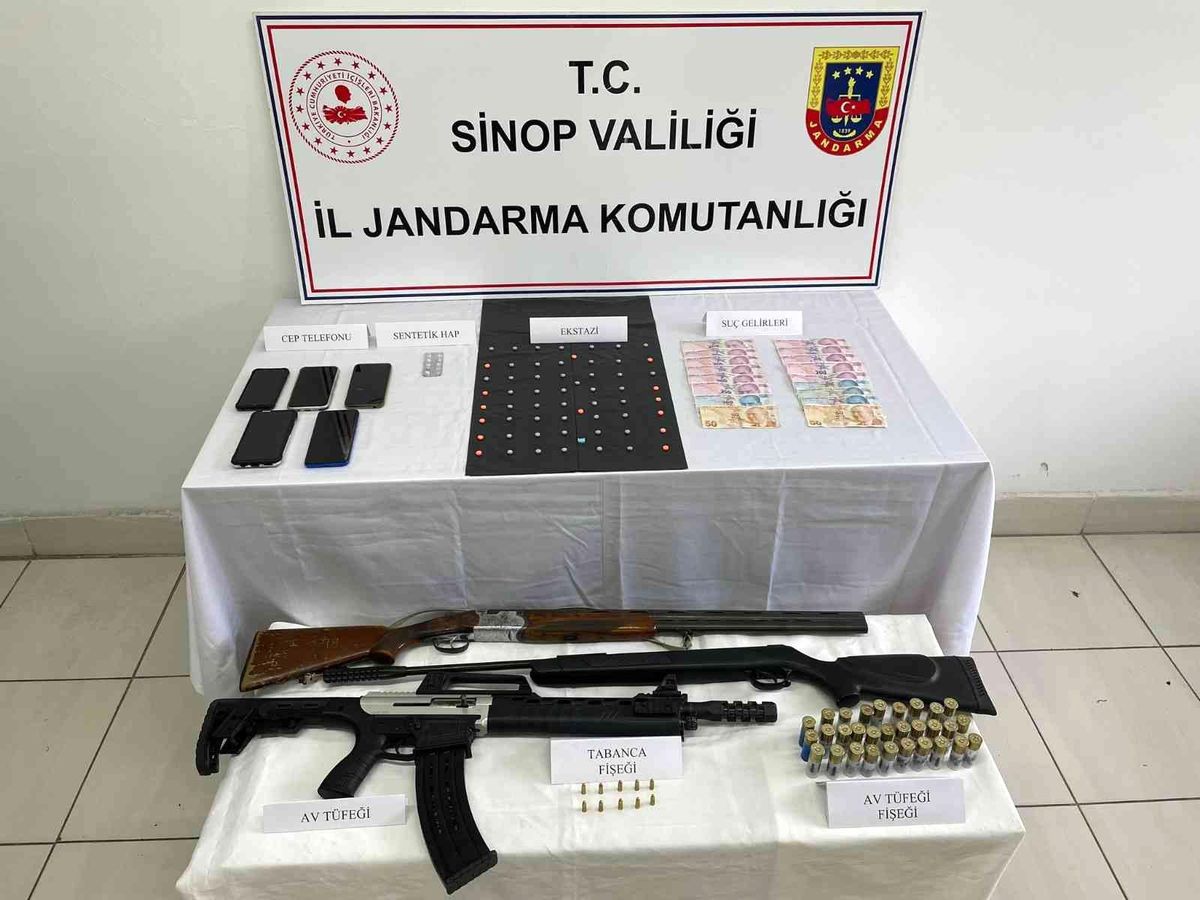 Türkeli\'de torbacı operasyonunda 5 kişi gözaltına alındı