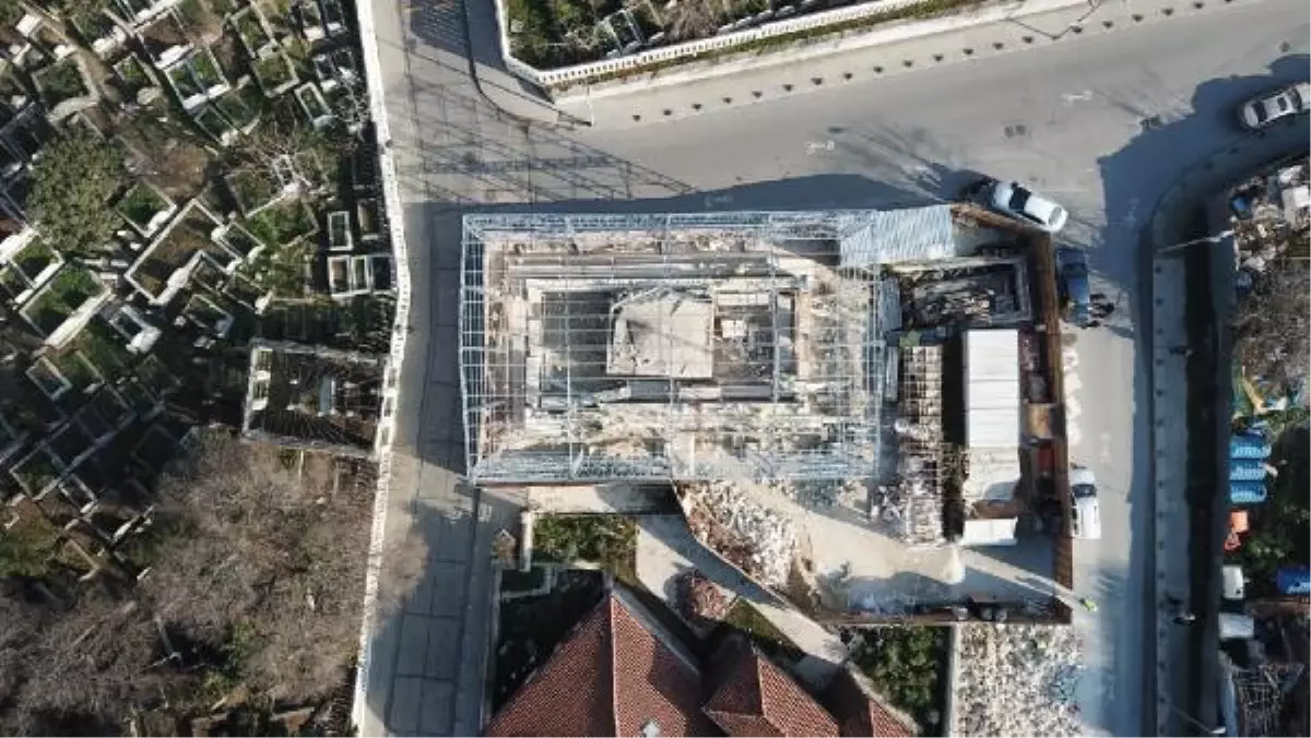 YANGINDA AĞIR HASAR GÖREN TARİHİ MERKEZEFENDİ FIRINI YENİDEN İNŞA EDİLİYOR