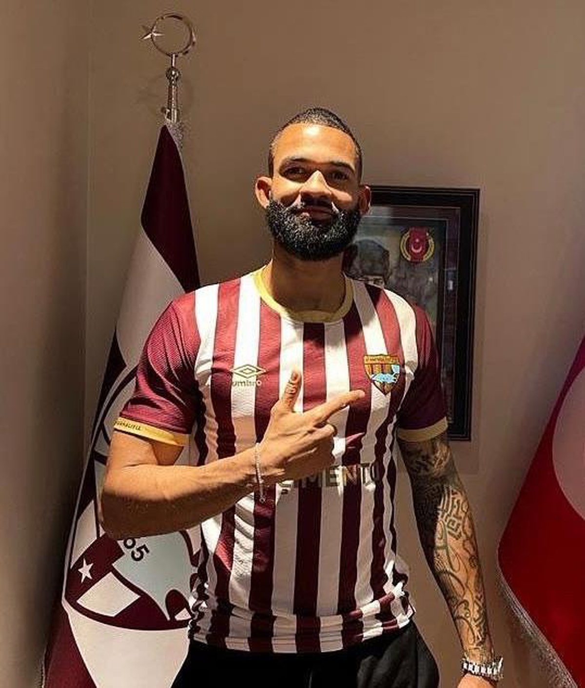 Bandırmaspor, Cebio Soukuo\'yu renklerine bağladı