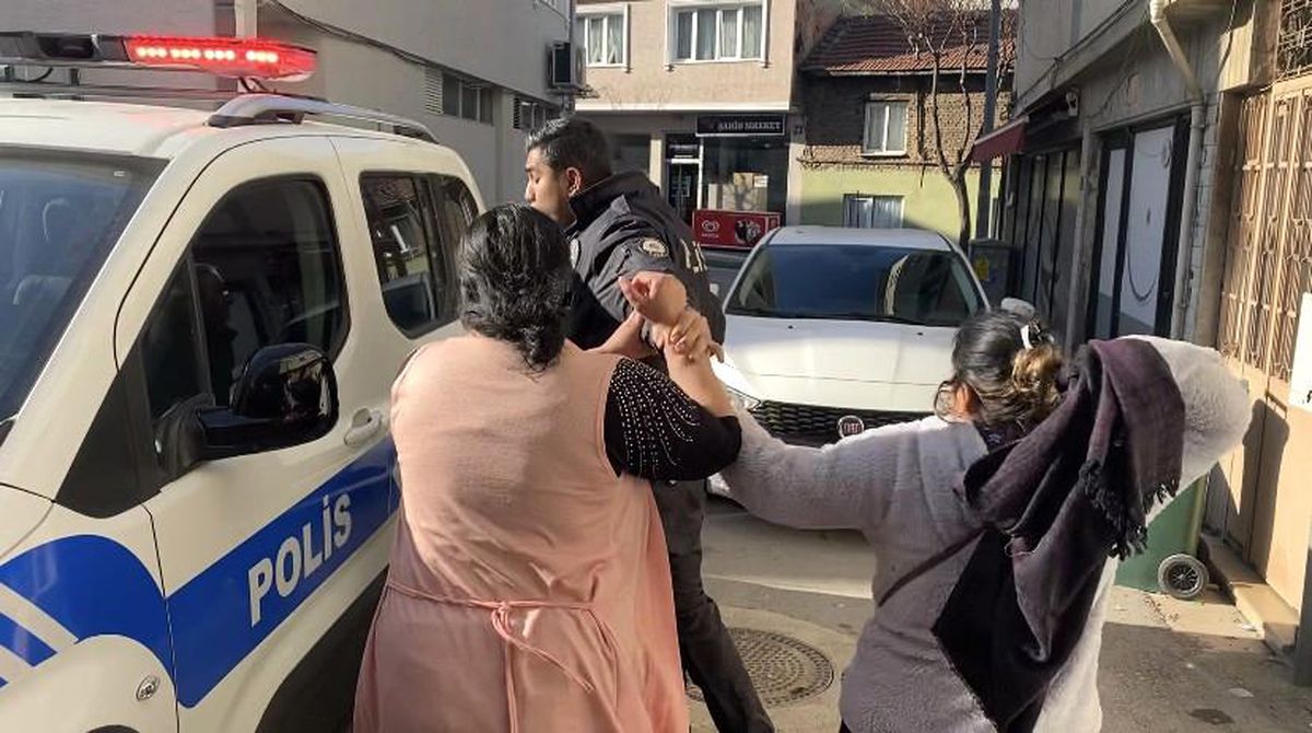Bursa\'da kendi evini yakan kişiye komşuları böyle saldırdı