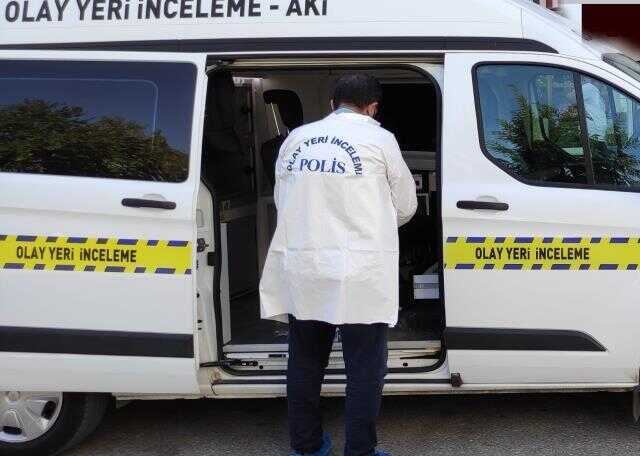 Cami çıkışı defalarca bıçaklandı Cami çıkışı defalarca bıçaklandı