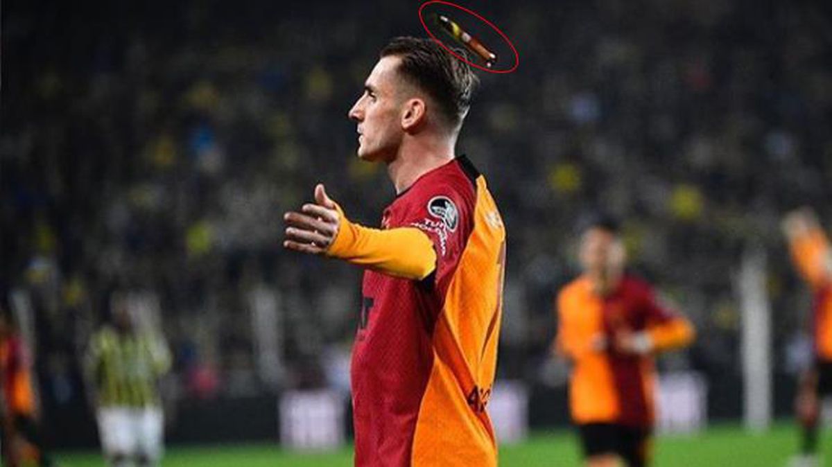 Galatasaray paylaştı! Derbide Kerem Aktürkoğlu'na tribünlerden atılan madde pes dedirtti