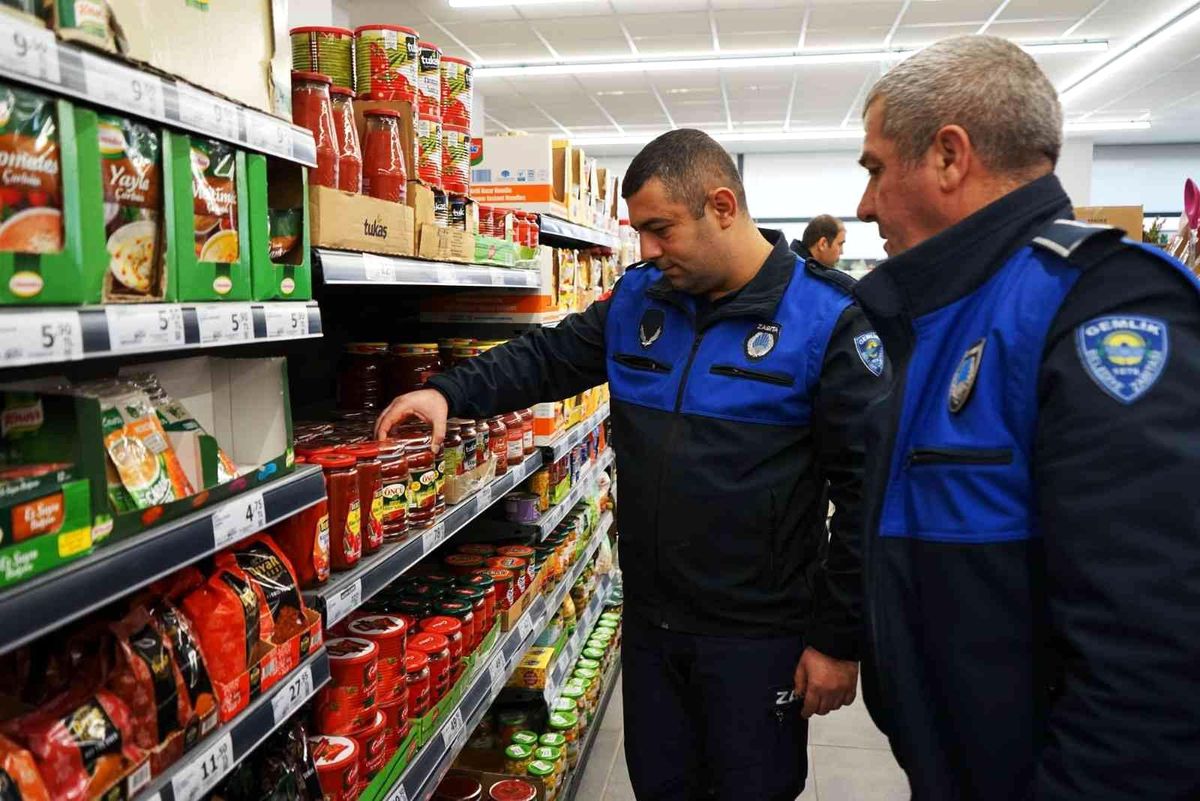 Gemlik\'te zabıta market denetiminde