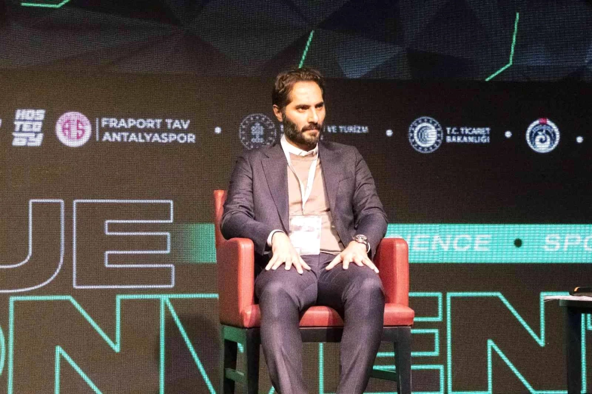 Hamit Altıntop: "Yalnızca futbolcu değil, teknik adamlarımız da yurt dışında çalışmalı"