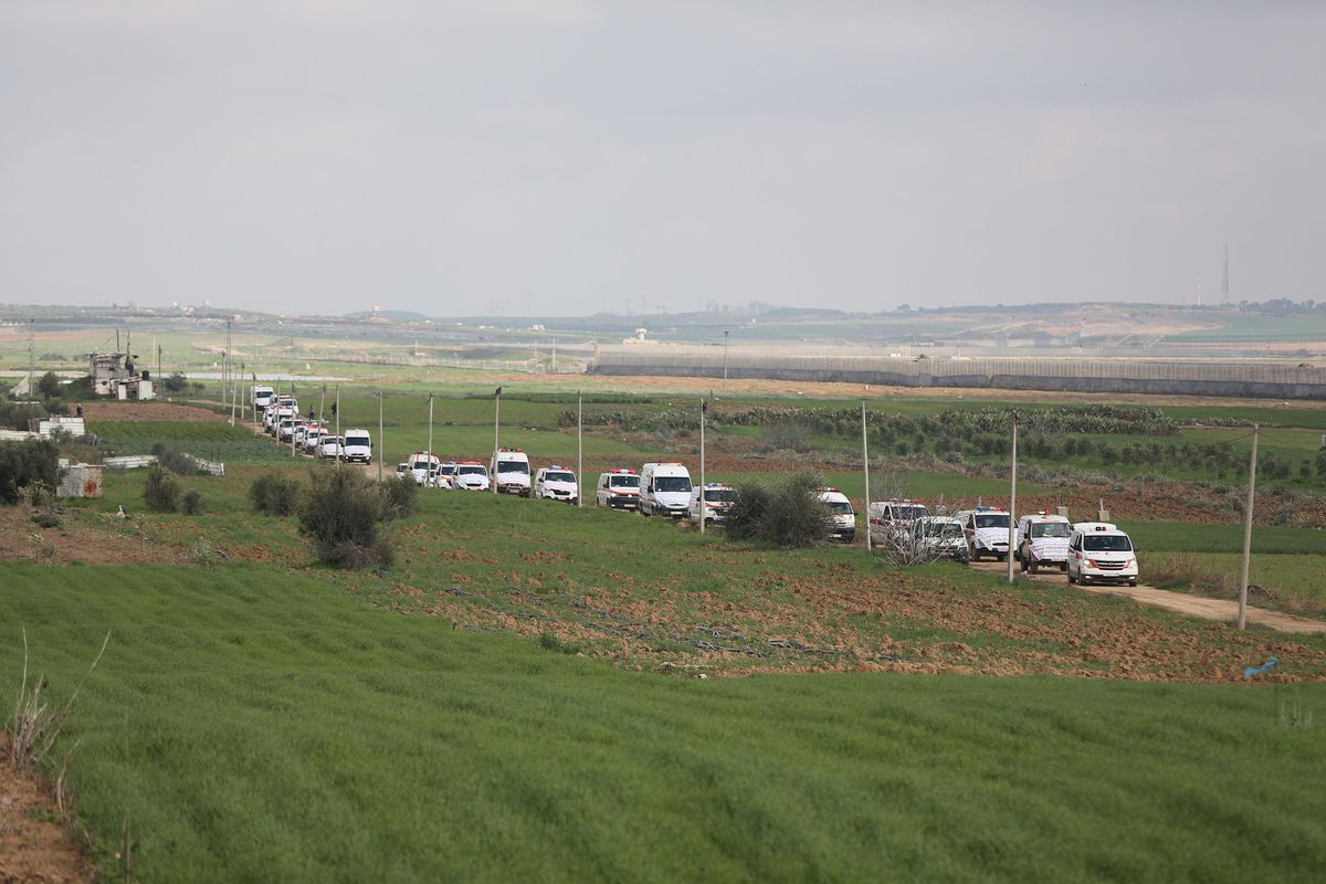 İsrail\'in Gazze\'ye tıbbi ekipman girişini engellemesi ambulans konvoyuyla protesto edildi