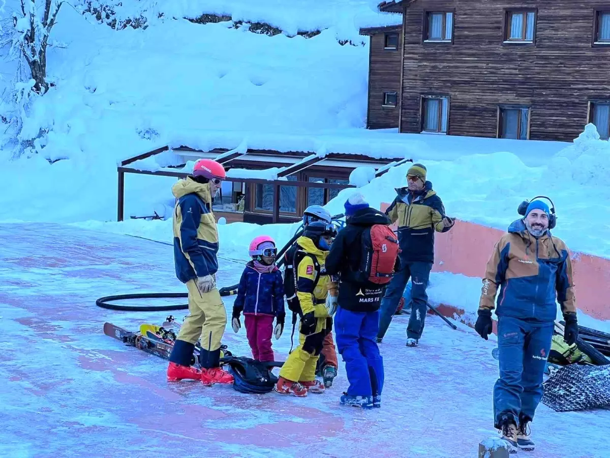 Kaçkarlar\'da Heliski heyecanına bu yıl ilk kez çocuklar da katıldı