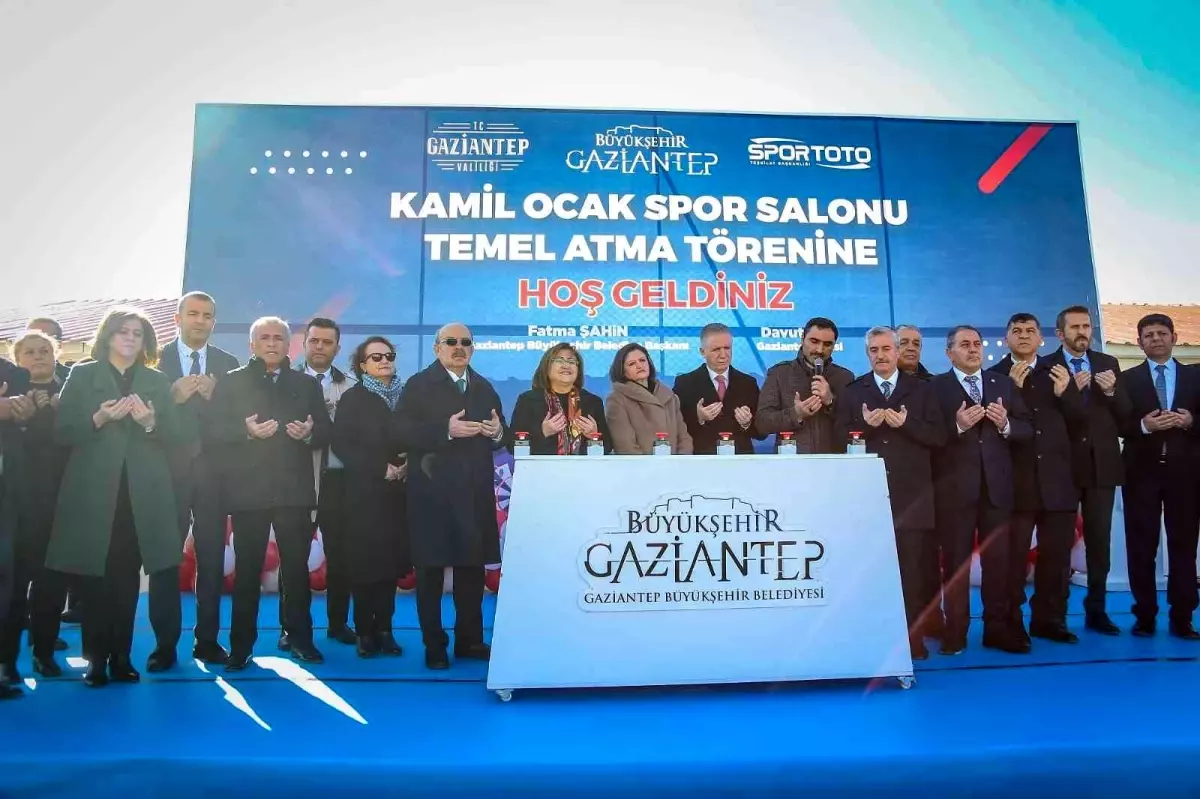 Kamil Ocak Kapalı Spor Salonu\'nun temeli atıldı