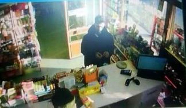 Kartal'da 2 genç kızı öldüren katil zanlısı kamerada Kartal'da 2 genç kızı öldüren katil zanlısı kamerada