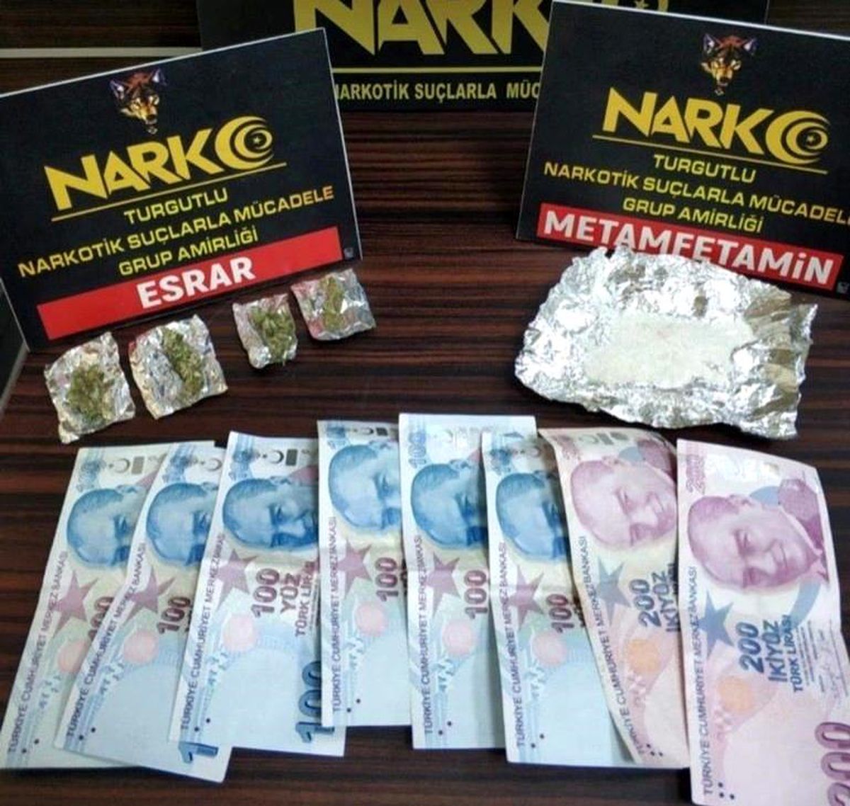 Manisa\'da durdurulan şahsın üzerinden uyuşturucu çıktı