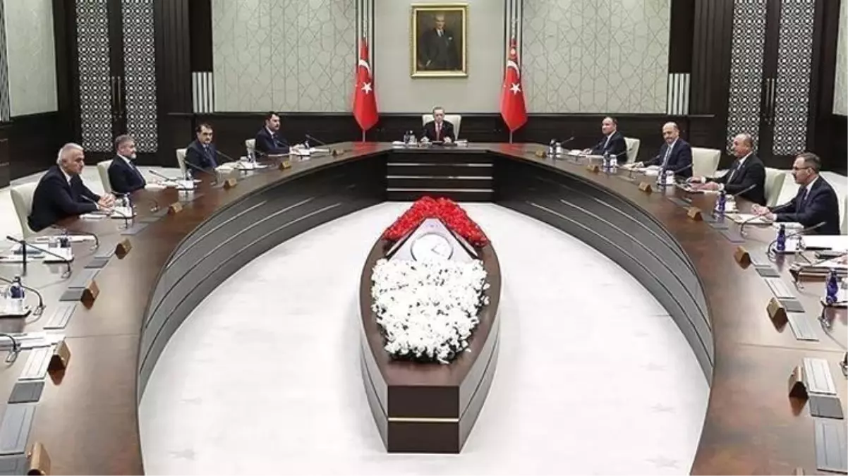 Milyonların gözü Erdoğan\'ın başkanlık edeceği Kabine toplantısına çevrildi! 2023\'ün ilk kararları açıklanacak