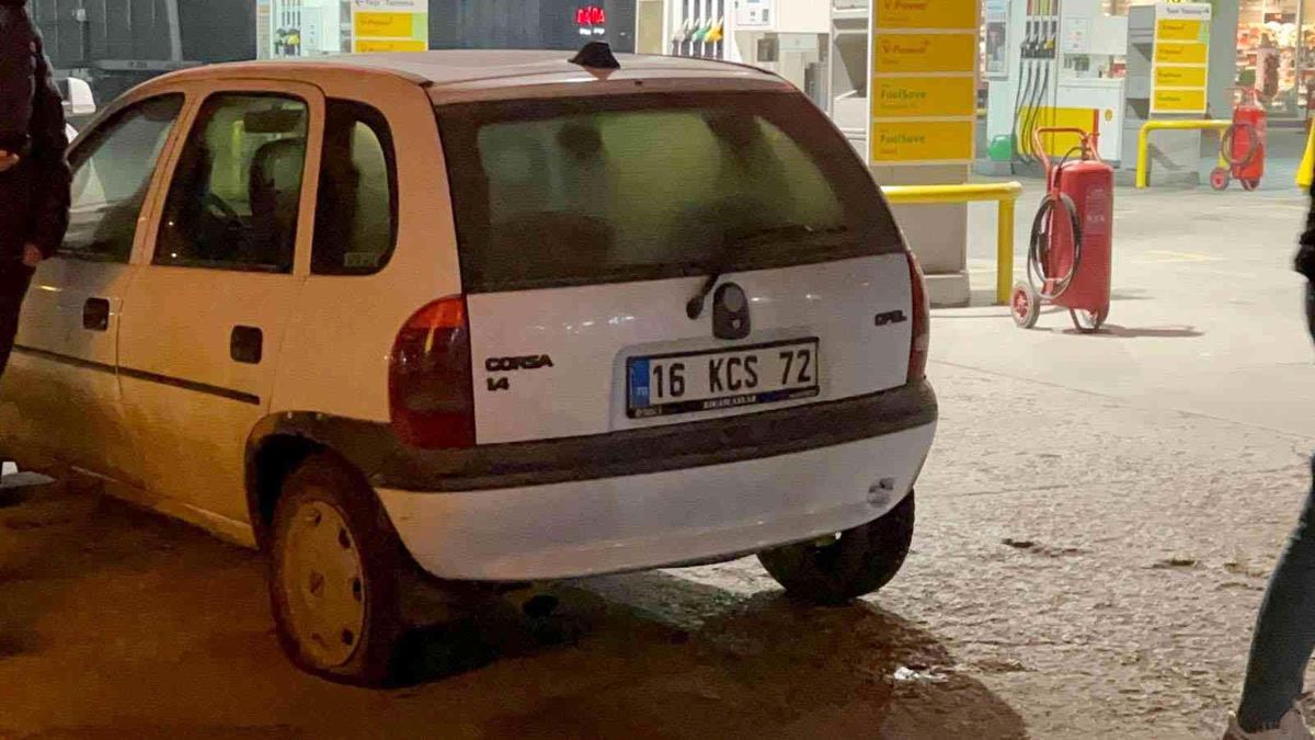 Seyir halindeki araca silahlı saldırı