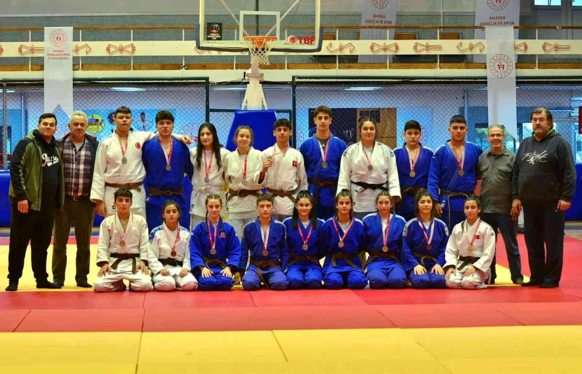 Yunusemreli judocular 2023\'e 18 madalya ile başladı