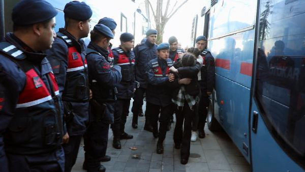 Zonguldak\'ta 2 kız çocuğuna istismar davasında 24 sanık hakim karşısında