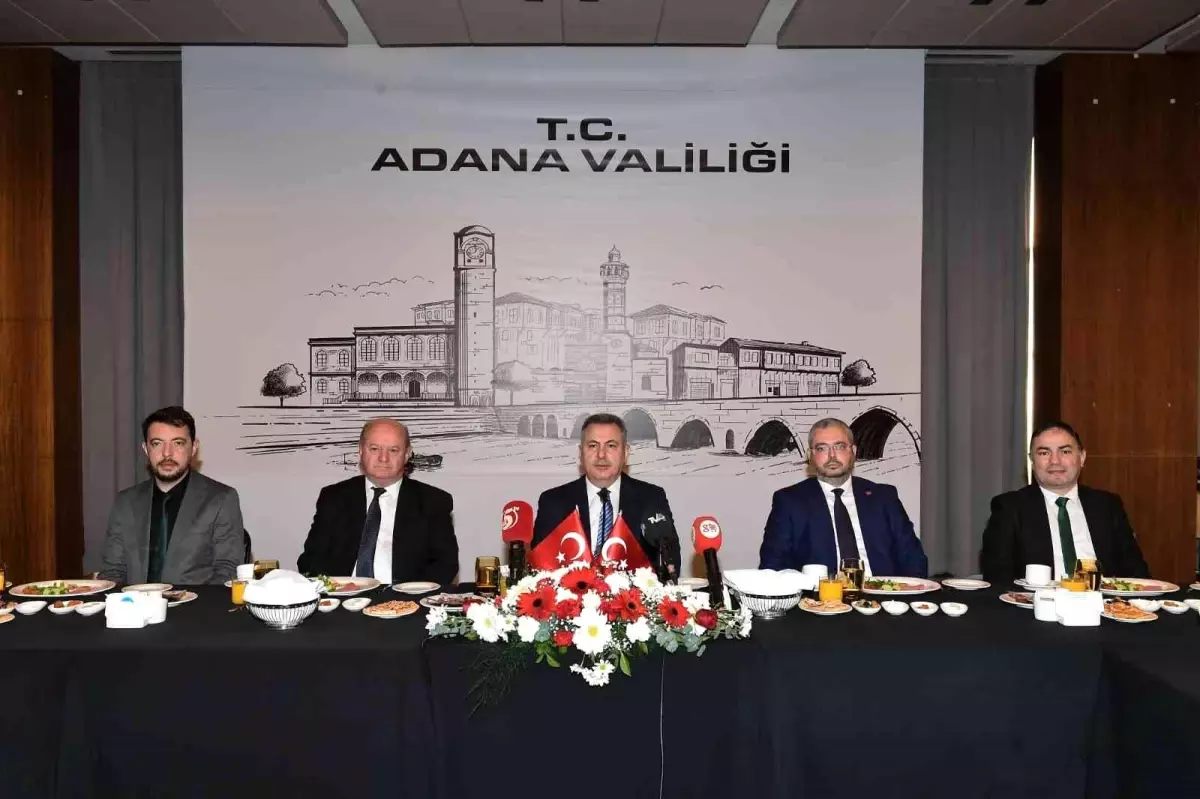 Adana Valisi Elban: "Gazeteciler zor şartlarda doğru bilgiyi vermek için mücadele ediyor"