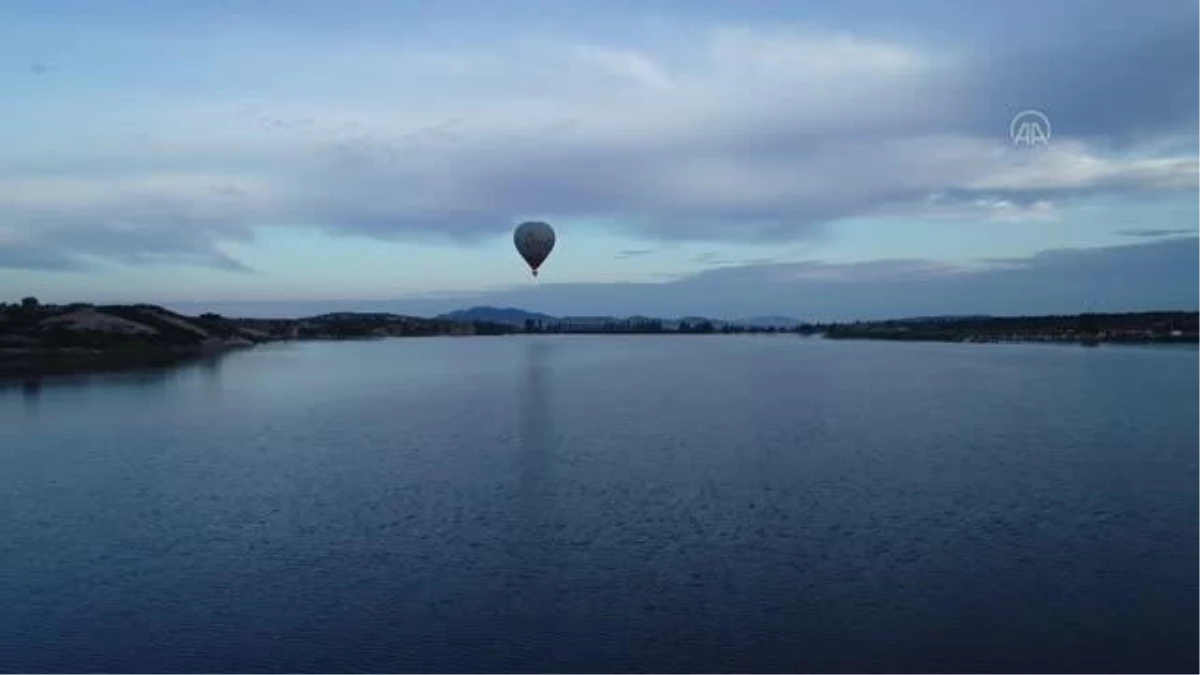 AFYONKARAHİSAR - Frig Vadisi balon turlarıyla Kapadokya\'nın izinden gidiyor