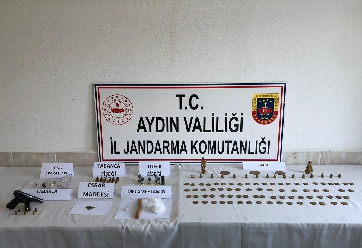 Aydın\'da uyuşturucu operasyonunda tarihi eser ele geçirildi