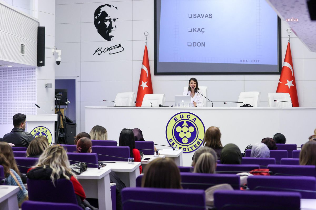 Buca\'da \'Çocuk Beyni Nasıl Çalışır\' Paneli Düzenlendi