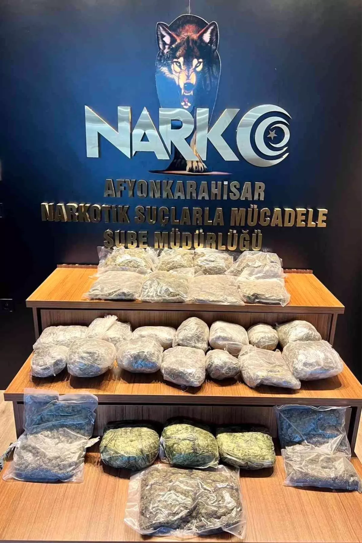 Polis 14 kilogram skunk ele geçirdi