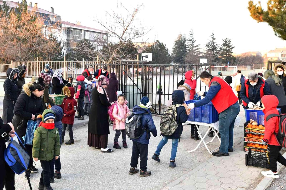 Tepebaşı\'nın beslenme desteği 23 okulda 9 bin 90 öğrenciye ulaştı