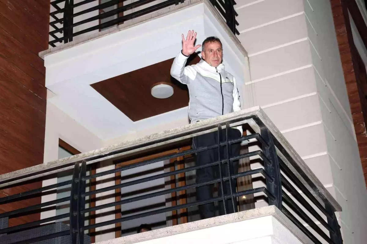 Trabzonspor taraftarından istifası gündeme gelen Abdullah Avcı\'ya destek