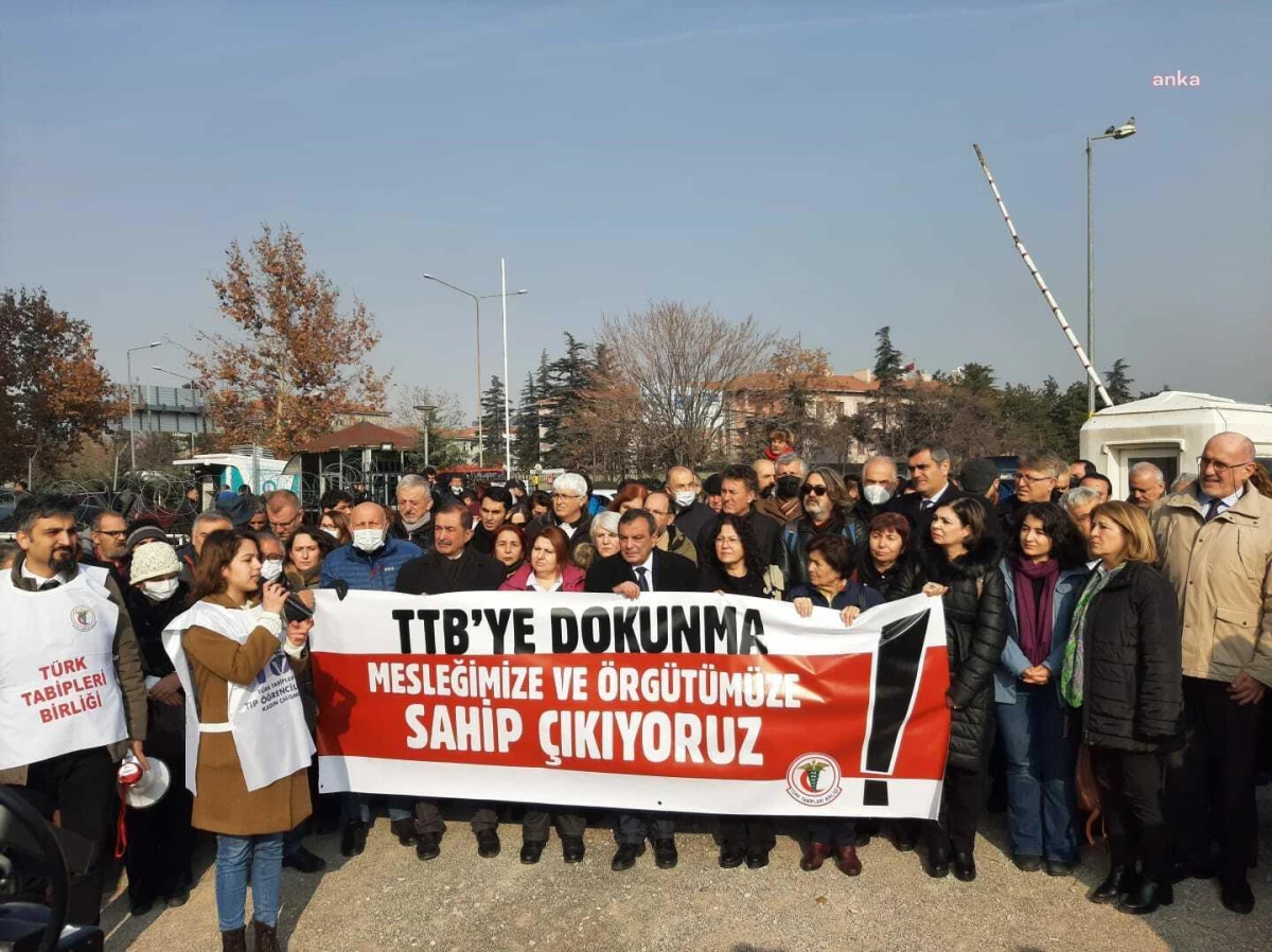 Ttb Merkez Konseyi Üyelerinin Görevden Alınması İçin Açılan Dava Başladı. Avukatlar Reddi Hakim Talebinde Bulundu, Dava 8 Şubat\'a Ertelendi