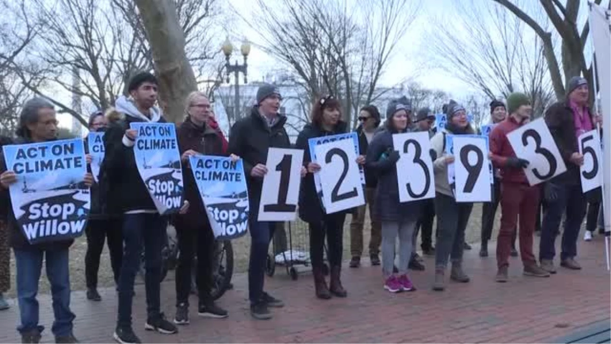 WASHINGTON - Çevre aktivistleri Beyaz Saray önünde protesto düzenledi