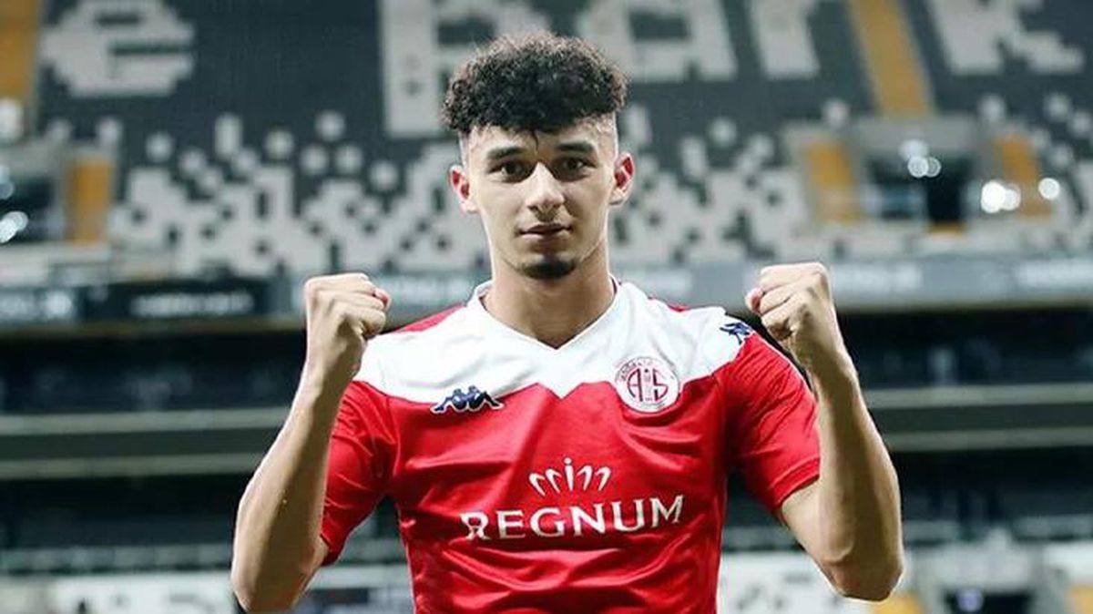 Süper Lig devleri peşindeydi! Antalyasporlu Gökdeniz Bayrakdar'ın yeni takımı çok konuşulur
