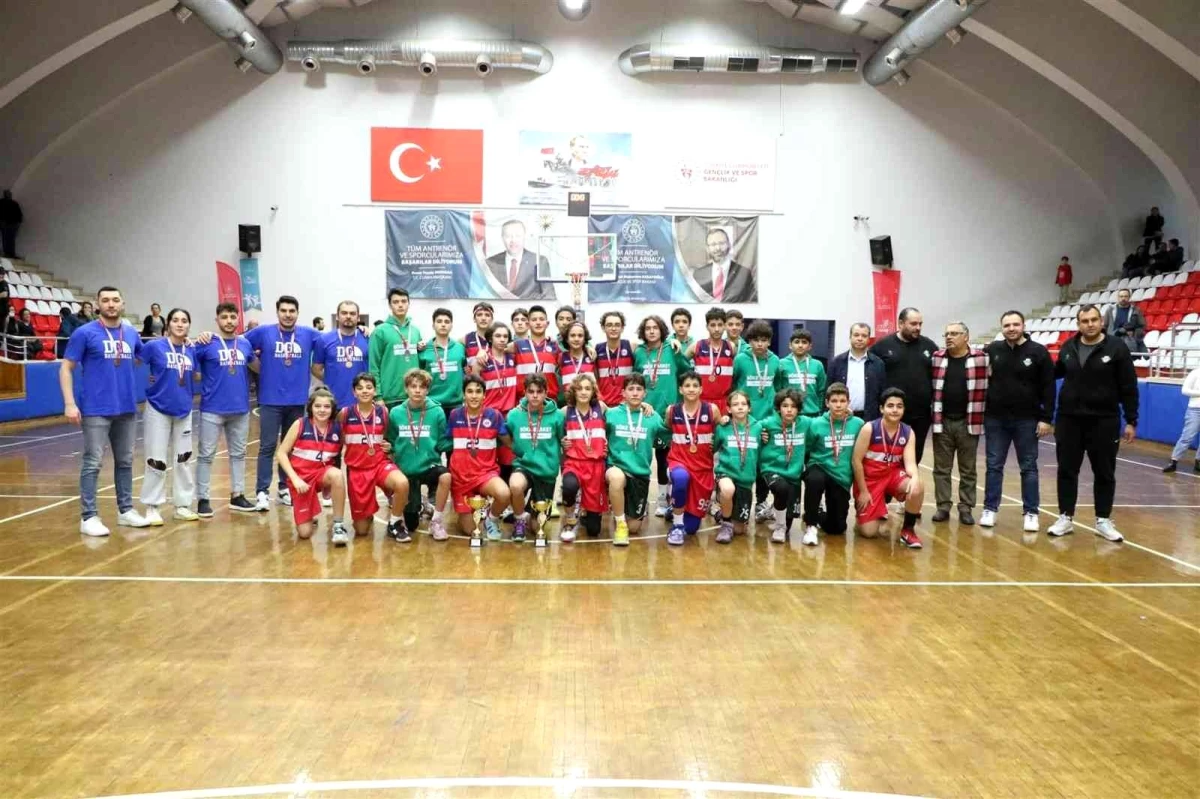 Basketbol U14 Erkekler İl Birinciliği müsabakaları sona erdi