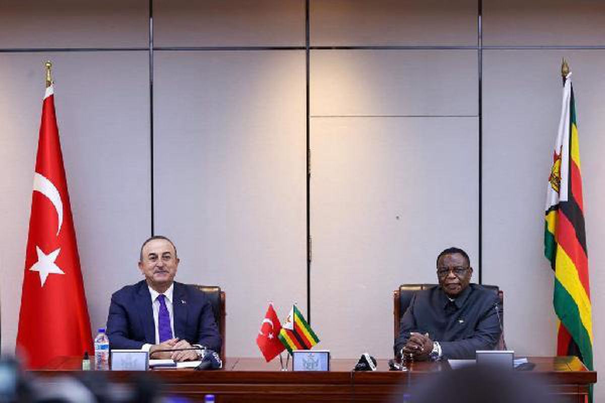 Çavuşoğlu, Zimbabve Devlet Başkan Yardımcısı Chiwenga ile görüştü