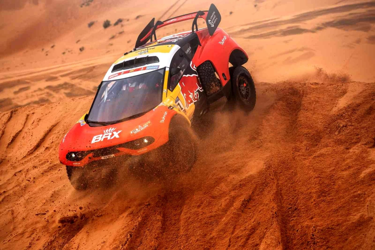 Dakar Rallisi\'nin 10. etabını Sebastien Loeb kazandı