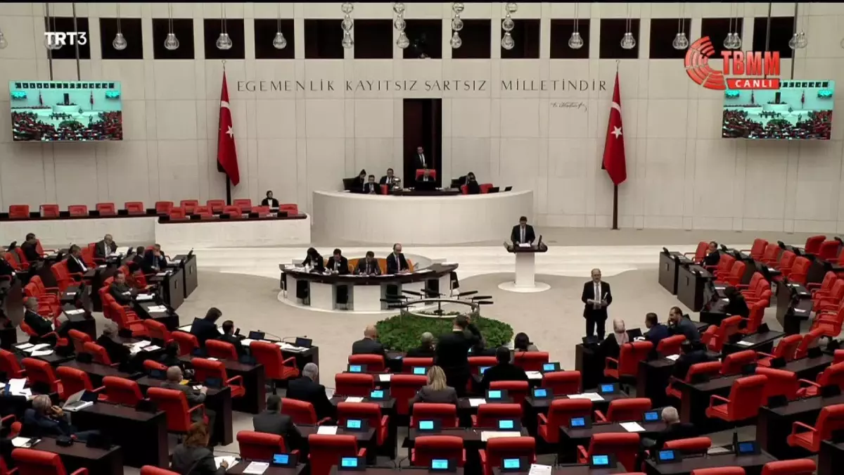 Hdp\'nin "Demokratik Siyasetin Önündeki Engellerin Kaldırılması" Amacıyla Verdiği Araştırma Önergesi, AKP ve MHP\'li Vekillerin Oylarıyla Reddedildi