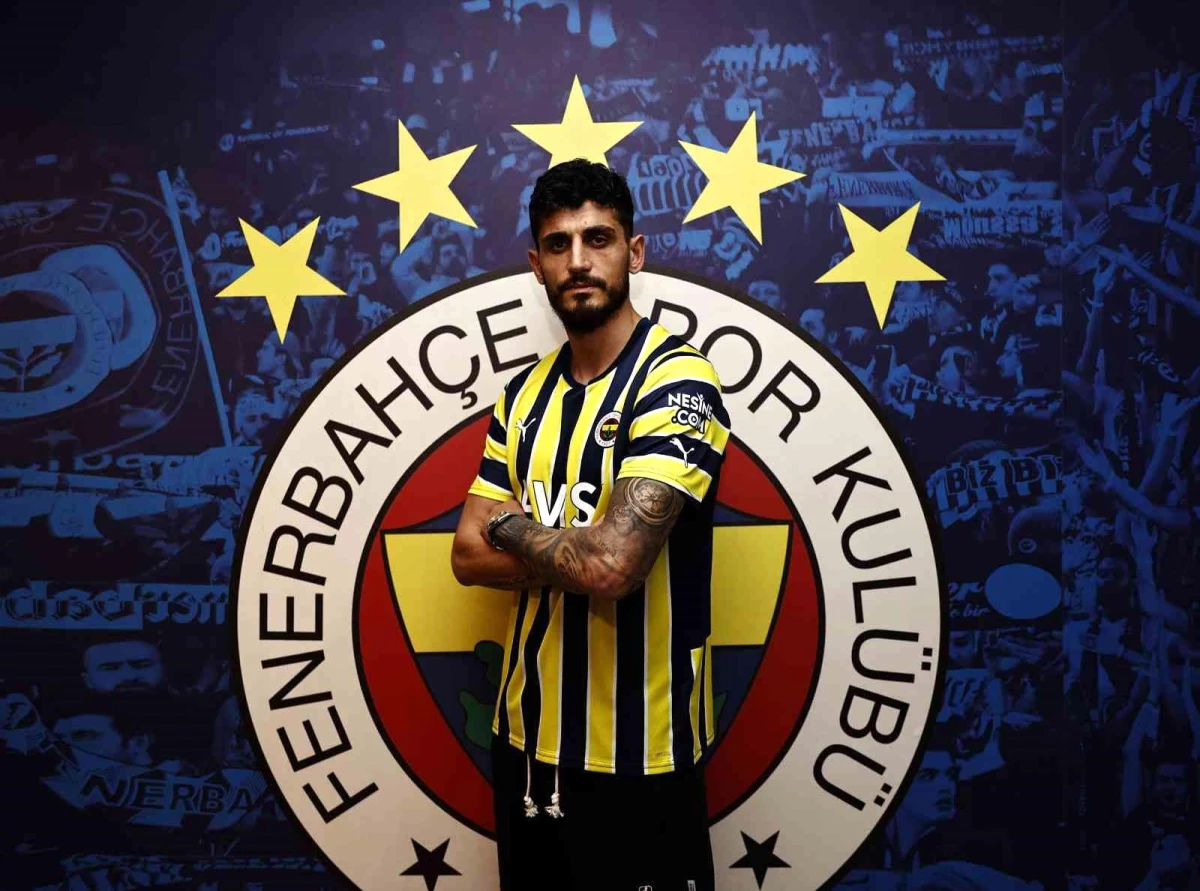 Samet Akaydın resmen Fenerbahçe\'de