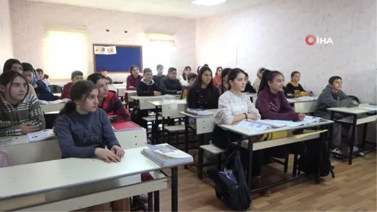 Ukrayna\'daki savaş nedeniyle Elazığ\'a getirilen Ahıska Türkü öğrencinin hayalindeki meslek duygulandırdı