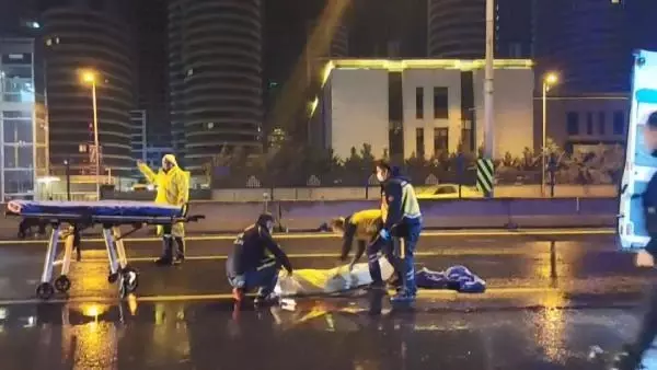 Yolun karşısına geçmek isteyen şahsa araç çarptı, savrulduğu yerde can verdi