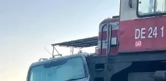 Hemzemin geçitte trenin çarptığı araç 100 metre sürüklendi: 1 yaralı