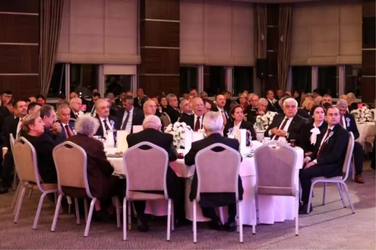 Bakan Soylu\'dan, Vali Yardımcısı Abbasoğlu\'na \'Üstün başarı ödülü\'