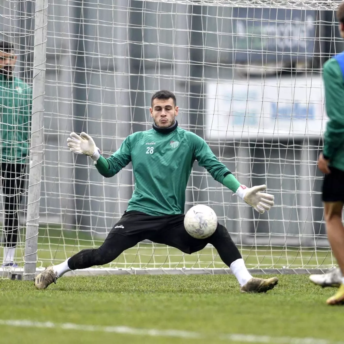 Bursaspor ligin ikinci yarısına yüksek tempoda hazırlanıyor