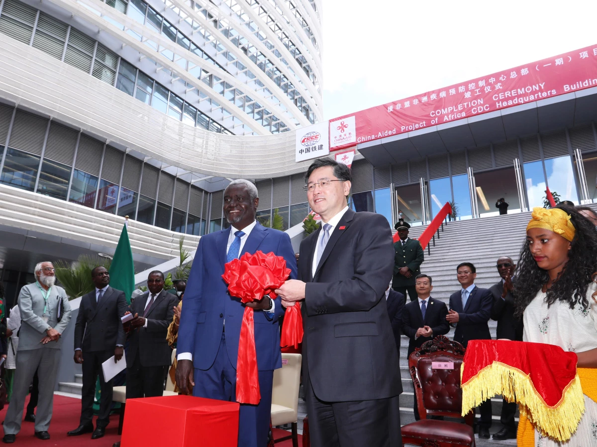 Çin Dışişleri Bakanı, Etiyopya\'daki Afrika Cdc Genel Merkez Projesinin Törenine Katıldı
