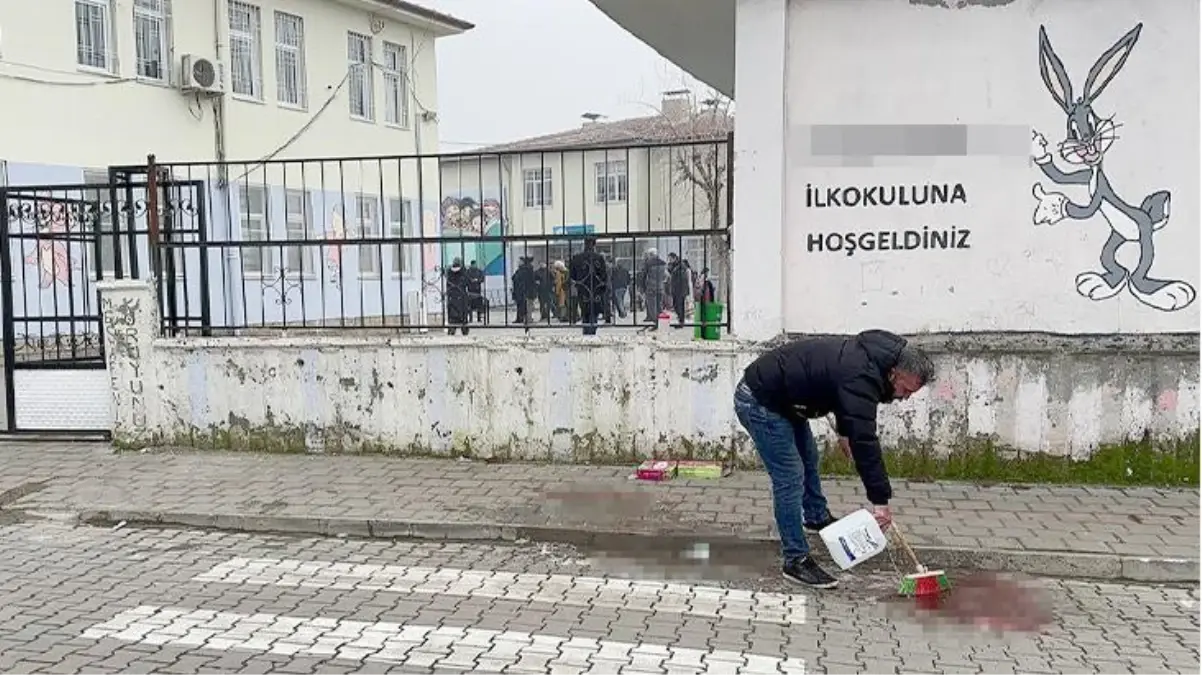 Gözü dönen adam eski eşine okulun önünde kurşun yağdırdı: 1 ölü, 2 yaralı