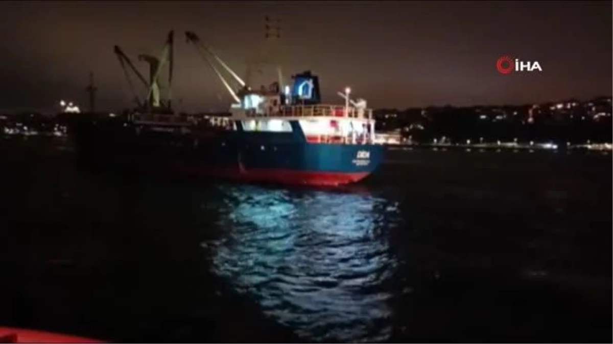 İstanbul Boğazı\'nda kuru yük gemisi makine arızası yaptı